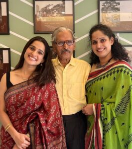 Priya Bapat Instagram - प्रिय बाबा, आज तुमचा ८१ वा वाढदिवस. तुम्हाला उत्तम आरोग्य लाभो हीच सदिच्छा.

मी कितीही आईवेडी असले तरीही माझ्या वडिलांशी माझं असलेलं नातं जास्त युनिक आहे.  

प्रत्येक मोठा निर्णय घेताना आम्हा दोन चिमुरड्या मुलींना समोर बसवून त्यांचं मत विचारात घेणारे "माझे बाबा". अवाजवी हट्ट नाही, पण आपल्या मुलींचे शक्य ते सर्व लाड करणारे माझे बाबा. माझा हात धरून पहिल्यांदा मला शूटिंग च्या सेट वर घेऊन जाणारे आणि B. A  Economics  केल्यावर बँकेची परीक्षा दे म्हणून आग्रह धरणारे. आणि तरीही मी चित्रपट क्षेत्राची निवड केल्यावर ठामपणे माझ्या पाठीशी उभे राहणारे माझे बाबा. खरंतर खूप कमी व्यक्त होणारे, पण आईच्या तक्रारी घेऊन जेव्हा ते माझ्याकडे यायचे, तेव्हा मला पालकाच्या भूमिकेत बघायचे. विश्वास, जबाबदारी आणि प्रेम या तीनही भावनांशी ओळख करून देणारे आणि त्यांना कायम घट्ट धरून ठेवणारे माझे बाबा.

मला खूप जणं विचारतात लग्नानंतर मी माझं आडनाव का नाही बदललं. कारण, I am proud to be ‘Sharad Bapat’s daughter. बाबा, तुम्ही मला "प्रिया" म्हटलत आणि "प्रिया शरद बापट" ही ओळख दिलीत जी मी आयुष्यभर जपेन.