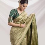 Priya Bapat Instagram – 💚
For @kohinoorgrouppune campaign
Saree @warpnweftbysagrikarai
Styled @bapatshweta
Make up @saurabh_kapade
Hair @nilampatel12
📷 @vijaypowarphotography