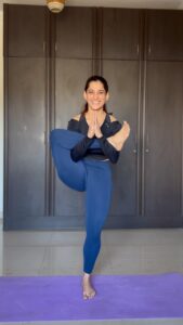 Priya Bapat Instagram - Ok…Took this Hip mobility challenge. 😌