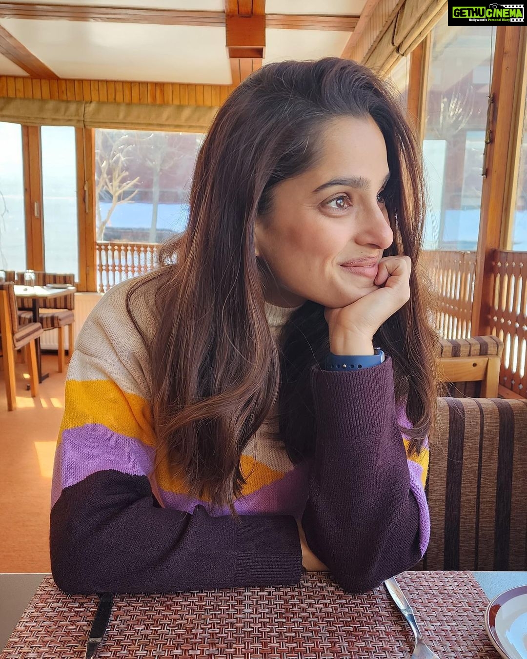 Priya Bapat Instagram - Thinking about writing a short blog about my Kashmir trip ? Would you like to read ?