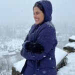 Priya Bapat Instagram - This trip to Kashmir is the most memorable one. For many reasons. If anyone would ask me what is my favourite destination, I never had a clear answer to that. But now, I know. It is only Kashmir. Long post or a blog coming soon after the trip. #kashmir #reels #reelsinstagram #kashmir #pahalgam #drungwaterfall #tangmurg #snow #snowfall #winterreel #winteroutfit #besttime