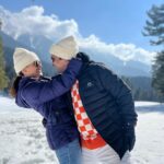 Priya Bapat Instagram - My favourite place in the world is … Umm.. Kashmir ? Or In your Arms ? I am contemplating now 🤣🤣 @umesh.kamat 😘😘😘 Baisaran Valley