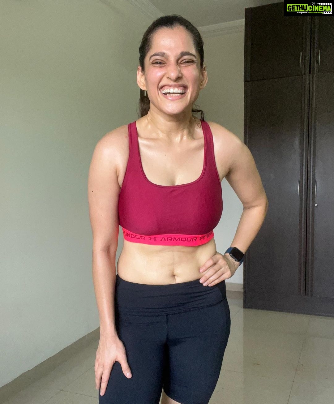 Priya Bapat Instagram - I love being fit and healthy - it's not just a hobby, it's my way of life! Happy me after a good Sunday 🏃🏼♀️