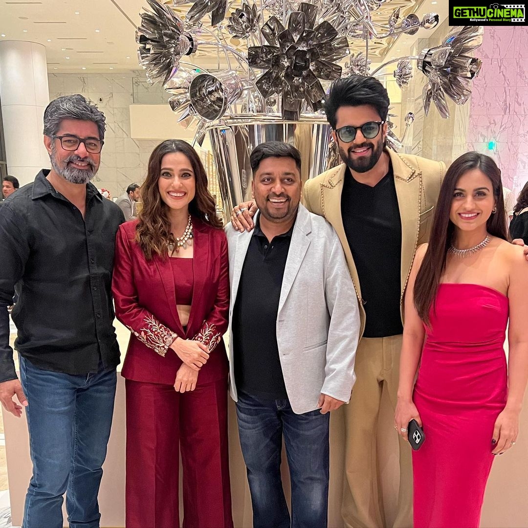 Priya Bapat Instagram - Feeling fabulous in this smart Western look for the Jio Studio event! Can't wait for you to see what we've been working on. #Rafuchakkar #Team #jiostudios #jyotideshpande @officialjiostudios @manieshpaul @akshapardasany @officialsushantsingh @tejkarran @himanichauhan @kartiknishandar @ritams18
