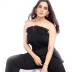 Priya Bapat Instagram – When they say black is basic, but you’re busy slaying in this killer coord set 🔥🖤
Outfit @sncontemporary
Styled @bapatshweta
📸 @shruu_t
Hair @hairbymeghaa
#AllBlackEverything #primevideo #citadel
#fashion #back #slaying