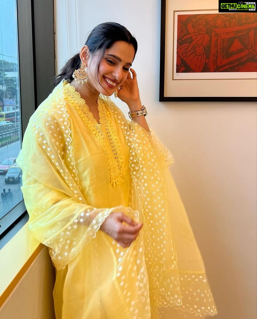 Priya Bapat Instagram - Brightening your feed 💛 #diwali #happy #yellow