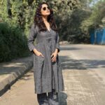 Priya Bapat Instagram – Sun kissed and all โ๏ธ ๐ป
Outfit @sawenchi