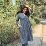 Priya Bapat Instagram - Sun kissed and all ☀️ 🌻 Outfit @sawenchi