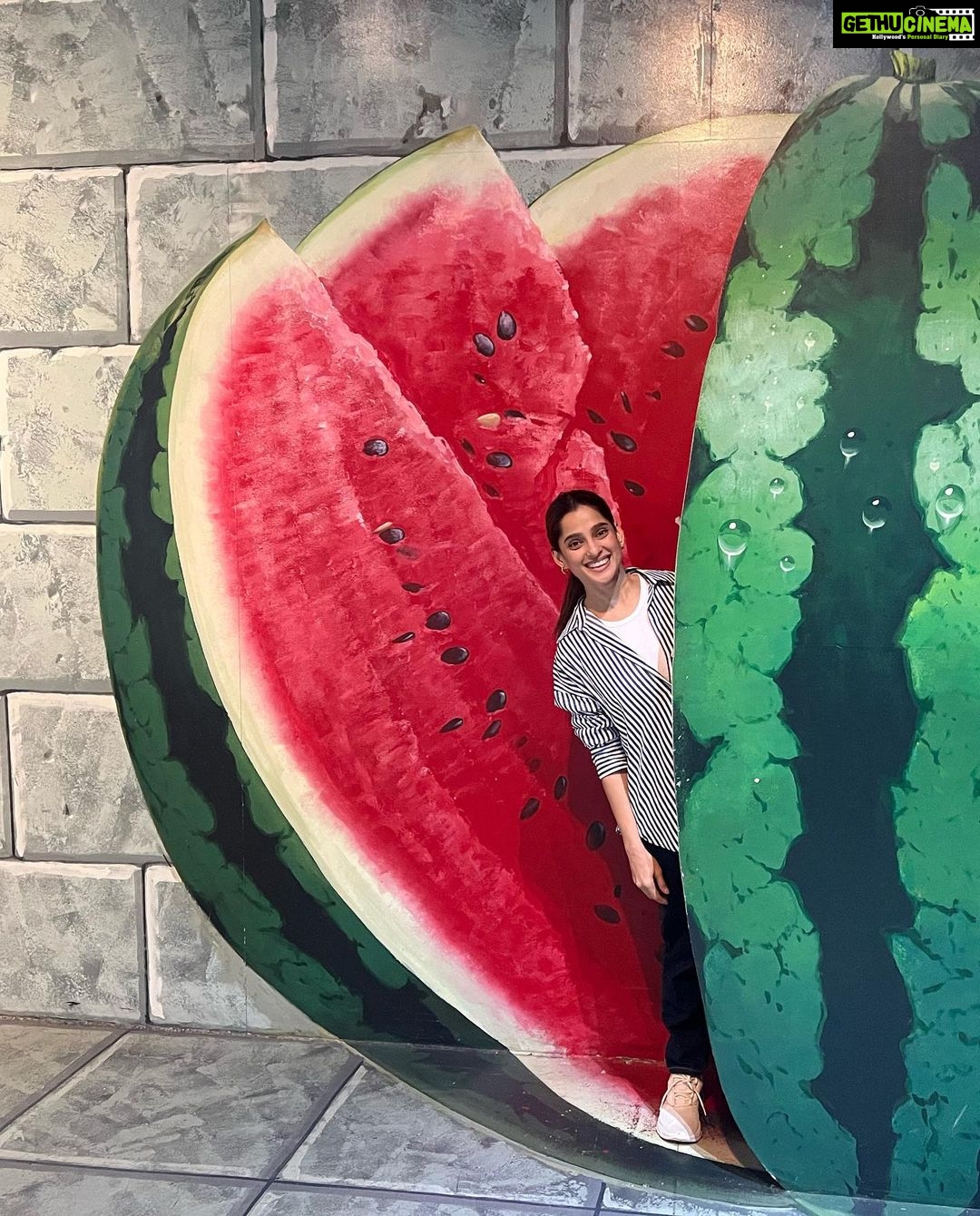 Priya Bapat Instagram - Exploring Artvo gallery in Melbourne was an amazing experience. The optical-illusion murals were incredible, creating a sense of wonder with clever angles and perspective. It felt like being a child again, mesmerized by the magic of art. ArtVo