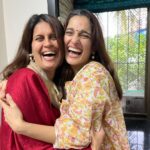 Priya Bapat Instagram - गौरी गणपती विसर्जन 🙏🏻 And … What a wonderful day spent with these fantastic people ❤️ Thank you for coming home and adding to the festive joy! Thank you @tara_c_tara For this lovely outfit ❤️