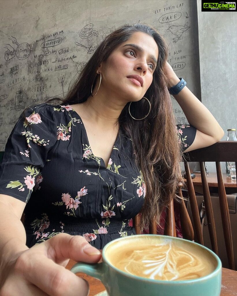 Priya Bapat Instagram - Something I really look forward to is spending time with myself. I feel it is so important to have these self-conversations to clear my mind. It gives me reassurance and positivity. Why wait for someone else to make you happy? Just do it yourself! ❤️😄 #lovingmyselfmore #birthdaymonth #happyme #happymind #metime
