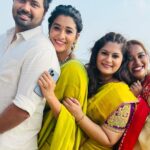 Priya Bhavani Shankar Instagram - Hey yu beautiful bride @kavyavijay25 yea sure it’s your wedding & we rightfully had more fun than you 🤩😂 @carolmichel @rajvel.rs @ravansteve Saree @tamarachennai Accessories @pradejewels HMU @mua_vijisharath & team