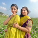 Priya Bhavani Shankar Instagram - Hey yu beautiful bride @kavyavijay25 yea sure it’s your wedding & we rightfully had more fun than you 🤩😂 @carolmichel @rajvel.rs @ravansteve Saree @tamarachennai Accessories @pradejewels HMU @mua_vijisharath & team