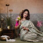 Priya Marathe Instagram - In frame : @priyamarathe ♥️ Makeup Artist : @youbyaboli Photography : @portraits_by_chinmay Outfit : @houseofhind Jewellery : @avante_in_artistic_pursuit Shoot managed by @youbyaboli . . . . #priyamarathe #actress #photoshoot #explore #marathiactress #oldsongs #instagood #instagram #tuzechmigeetgaatahe #pavitrarishta #fyp #punemakeupartist #maharashtrian #marathimulgi #trending #mumbaimakeupartist #celebritymakeupartist @maharashtrian_bride @marathi_weddingz @marathicelebrityofficial @marathi_celebrities_fc @marathiactresschannel @marathi_actress @instantmarathi_official @marathistar @marathi_weddings @priyamarathe.official @_priyamarathefc_