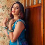 Priya Marathe Instagram - Garba nights r over.. But the mood continues... Makeup n hair- @riyapanchal.makeupartist Location - @pravara_makeupstudioandsalon Pc @swapnaspictorialhub