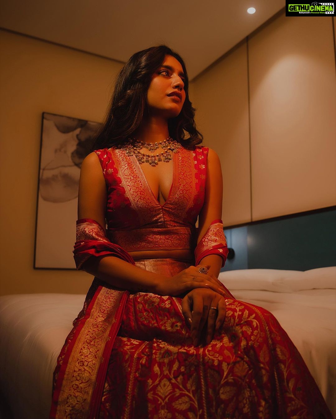 Priya Varrier Instagram - ✨