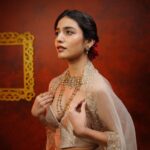 Priya Varrier Instagram - तुझे याद कर लिया है आयात की तरह….🥀 Styling: @amritha_lakshmi___ @styledby_al_ Photography: @merin__georg HMU: @neethu_makeupartist Wearing: @kalaakaari Jewellery: @kalyanjewellers_official Decor: @oakstreetevent BTS: @__naim.___ Studio: @tinyturtle.media Special thanks: Arjun Babu @khali_proud