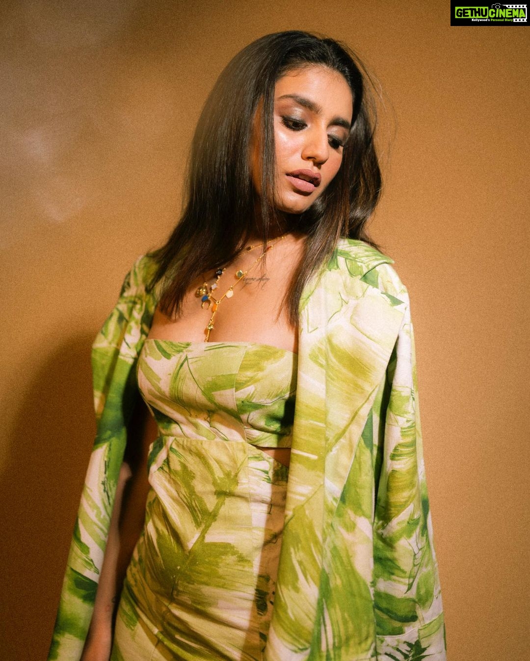 Priya Varrier Instagram - 🍋