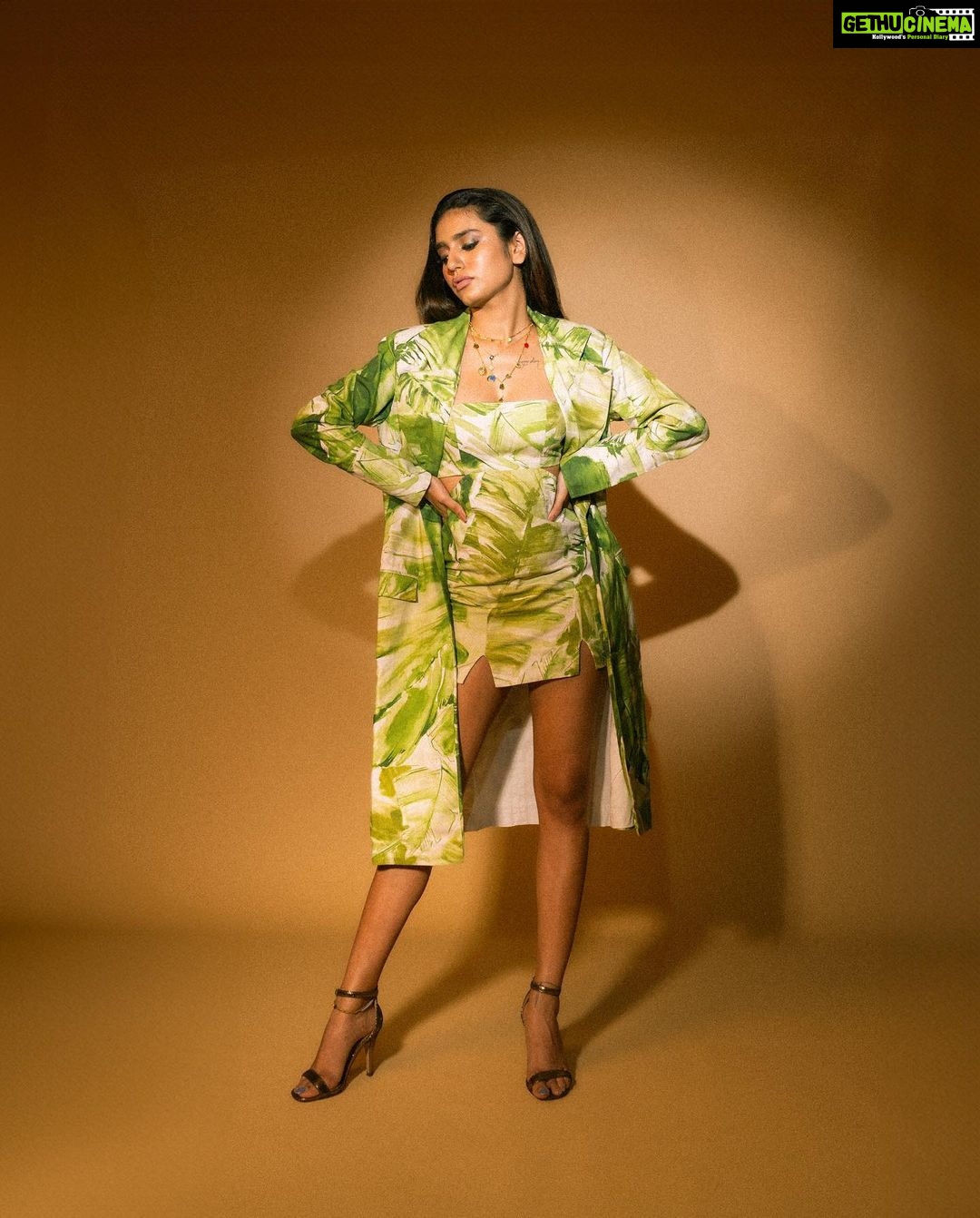 Priya Varrier Instagram - 🍋