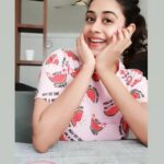 Priyaa Lal Instagram - Good Morning 🍉🌞 #goodmorning #positivevibes #monday #selfie