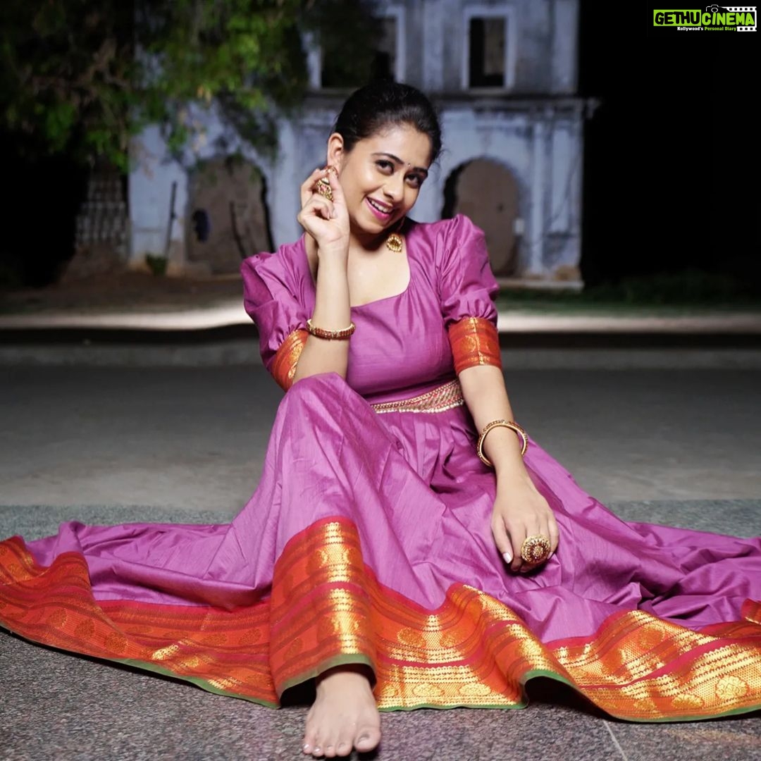 Priyaa Lal Instagram - π Outfit: @mounikavootla Styled by: @monu_vootla Picture Credit: @nikhil_varma7 MUA: @dhanvi_makeovers #instagram #instadaily #photogram #purple #dress #indian #shootdiaries #traditional #photoshoot