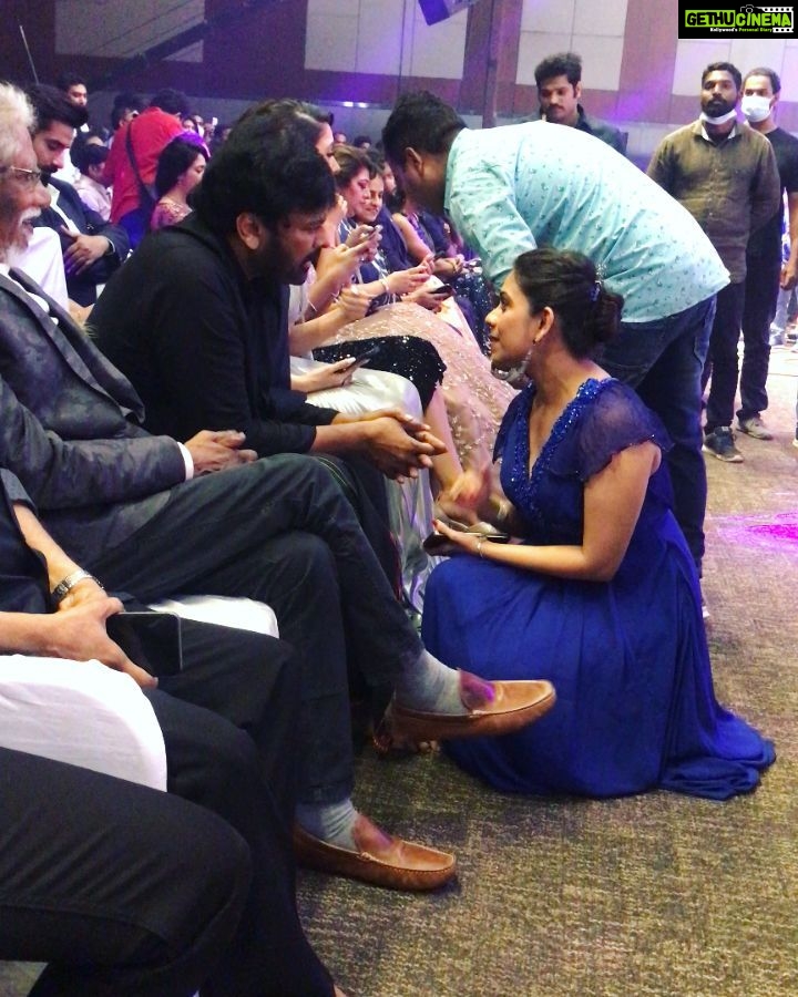 Priyaa Lal - 3.3K Likes - With the two legends of Indian Cinema Bharathiraja sir Chiranjeevi garu
Favorites ❤
#lastnight #hyderabad #telugu #award #show #indiancinema
#memories #chiranjeevi