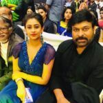 Priyaa Lal Instagram - Moment of the day ❤ With the one and only chiranjeevi garu #chiranjeevi #telugu #filmawards #2021 Novotel Hyderabad Convention Centre