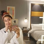 Priyaa Lal Instagram - Getting ready for santosham films awards #selfie #santoshamawards #mirrorselfie #award #night #santoshamsumantvawards2021 Hyderabad