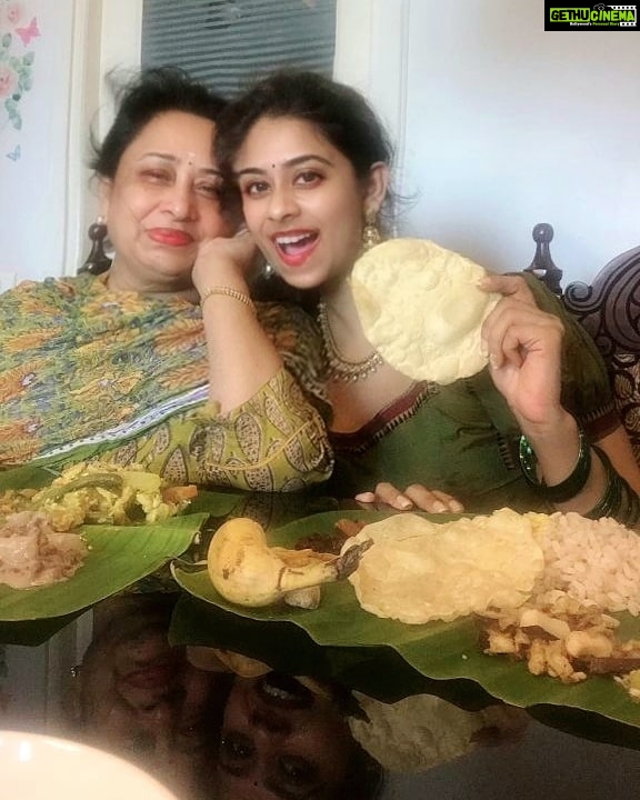 Priyaa Lal Instagram - HAPPY ONAM 🌼🌺 #happyonam #onam #festival #momanddaughter