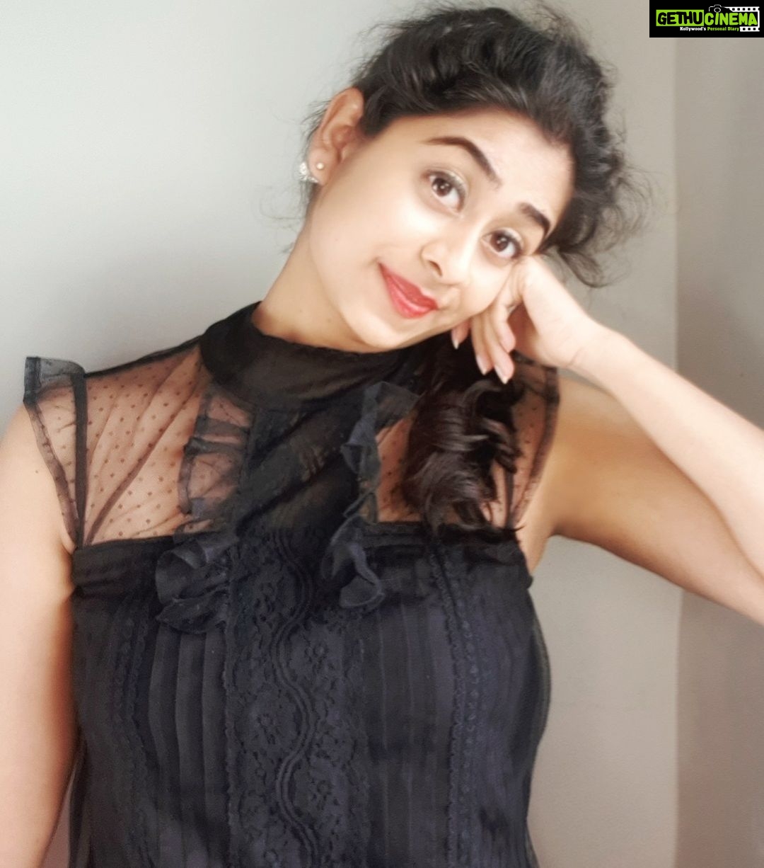 Priyaa Lal - 1.2K Likes - Hey There 🖤