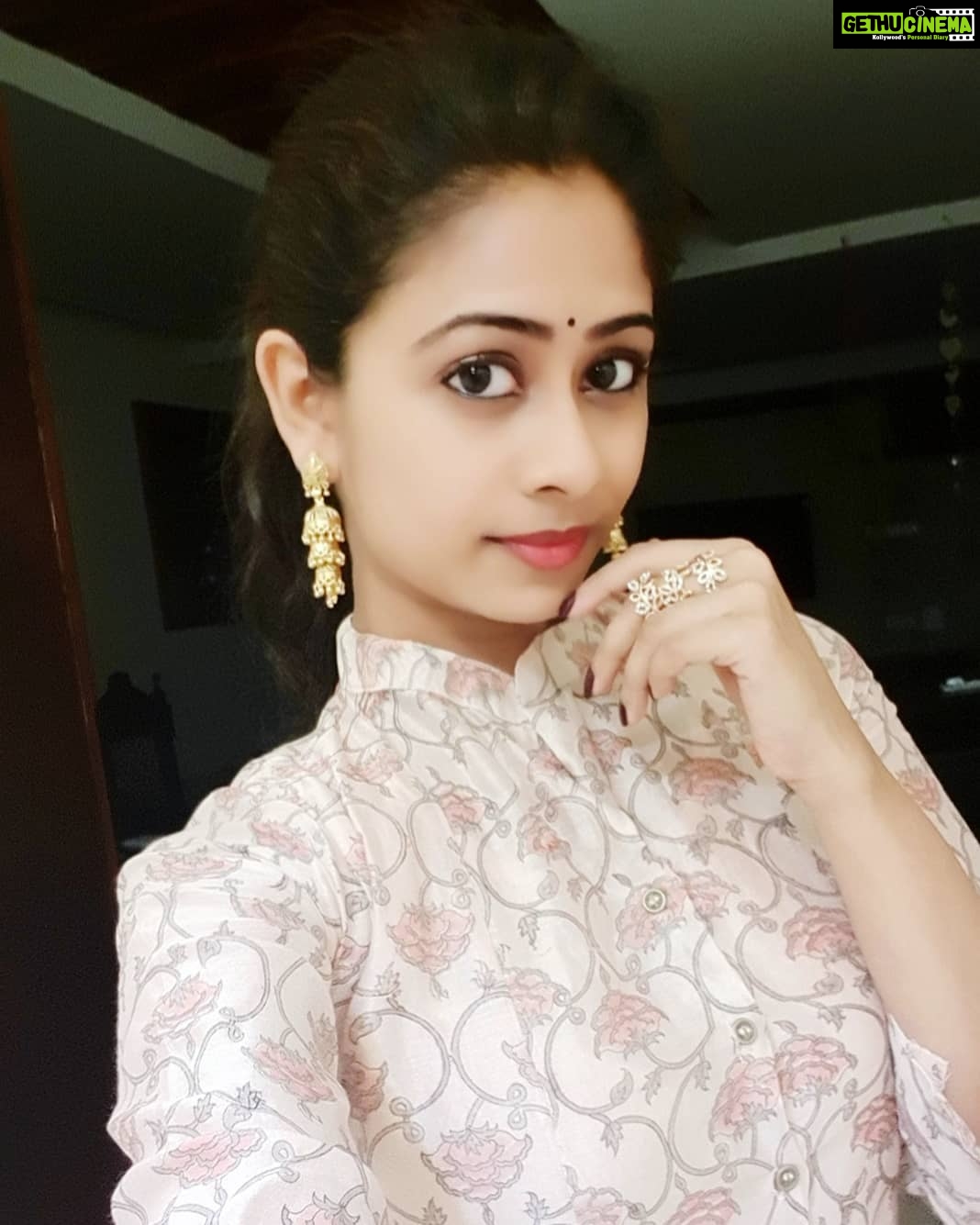 Priyaa Lal - 1.4K Likes - 😊