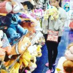 Priyaa Lal Instagram – ME: Mommy can we get this toy pls 🥰😍

Look at our expression,  we both have the same excitement wen buying a toy 
#tbt  #miss  #shopping #disney