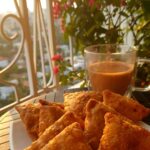Priyaa Lal Instagram - I made these yummy punjabi samoosas today for the first time ,it came out so well, munching on it with my tea #homecooking #cookingwithlove #samoosa #sunset #eveningsnacks #indiancooking #lockdowncooking #lockdown