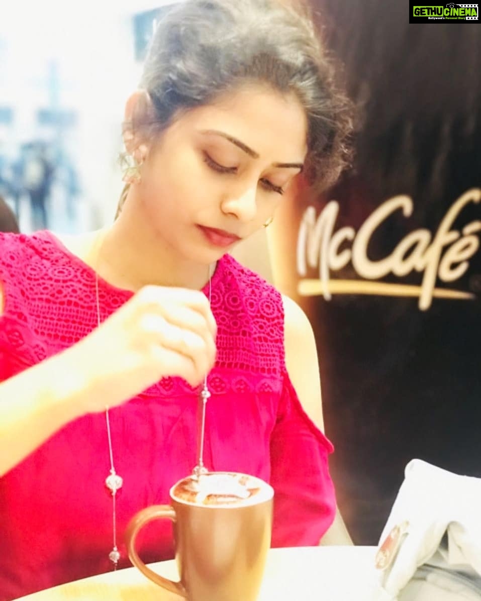 Priyaa Lal - 1K Likes - ☕