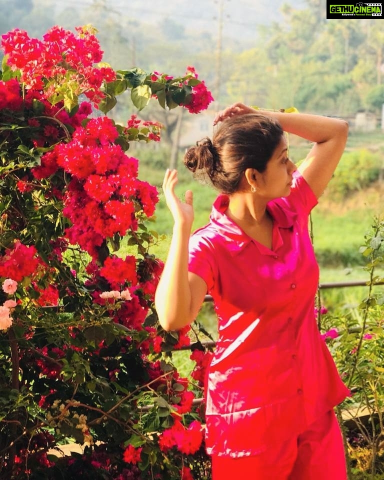 Priyaa Lal - 1.4K Likes - Good morning 🌈❤
#goodmorning #wakingup #mode #morningvibes #pink