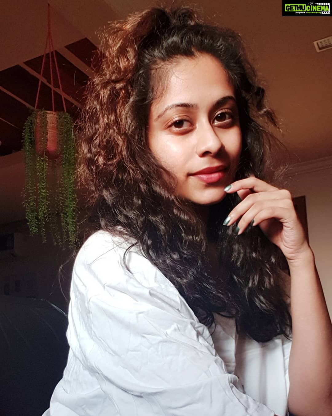 Priyaa Lal - 1.3K Likes - #goodmorning 🌈🌈 #instagood #instamorning #selfie #wednesday #morningbliss