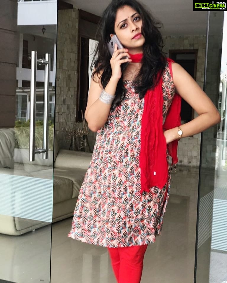 Priyaa Lal - 1.3K Likes - #poser #home ❣