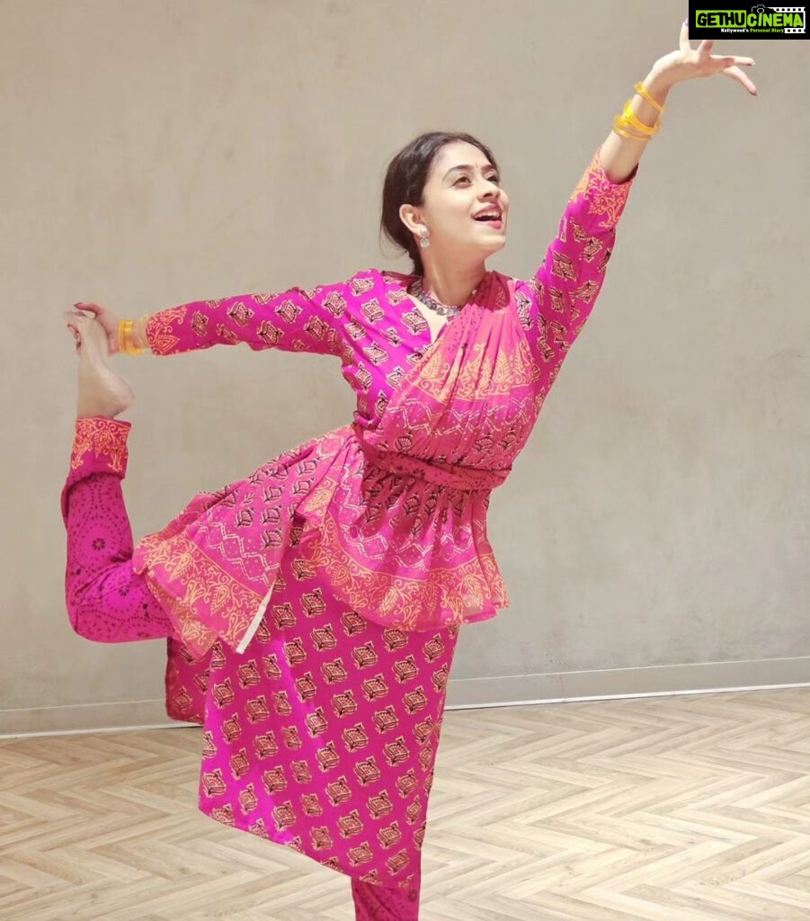 Priyaa Lal Instagram - Good morning 🪷 #goodmorning #dance #post #sunday