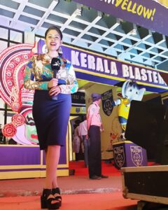 Priyaa Lal Instagram - 💛💛
#kbfc #keralablasters #yehhaitruelove #yennumyellow #keralablastersfc #yellow  #starsports #matchday #football #kochi #indiansuperleague #footballlife #starsportspresenter #manjappada