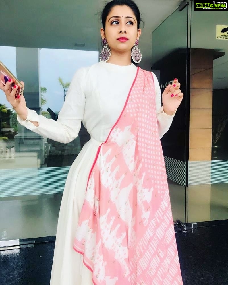 Priyaa Lal - 1.4K Likes - #candid #instagram