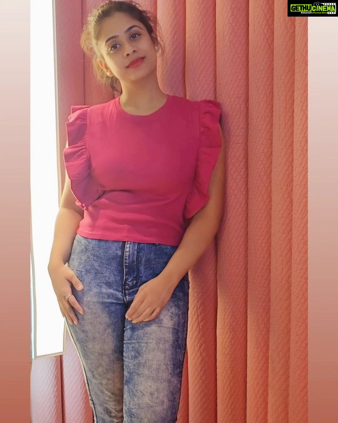 Priyaa Lal - 1.1K Likes - Good morning ❤️
#candid #post #instagram