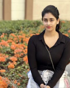 Priyaa Lal Instagram - 🖤🧡

#instagood #post #evening #pose