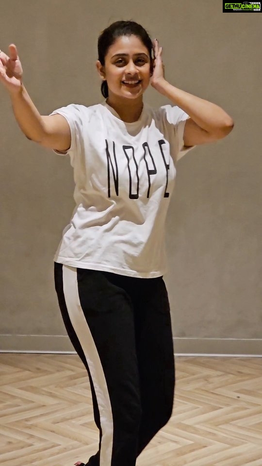 Priyaa Lal - 1.1K Likes - Vibing to Sanak 💃🖤🤍
@badboyshah
#dance #reels #insta #trendingreels #hindi #viral #videos #bollywood #badshah #tiktok #music #reelskarofeelkaro