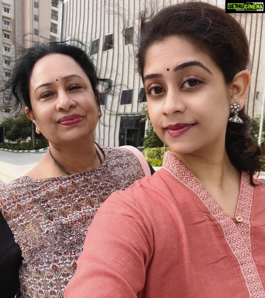 Priyaa Lal Instagram - To the WONDER WOMAN ❤ of my life, you are my rock, my confidant, and my best friend. Happy Women's Day to the most amazing mother in the world. Happy Women's Day to all the lovely ladies out there 💗 #womensday #love #motherdaughter #positivevibes #womensupportingwomen #instagram #holi #india #picoftheday #womenempowerment