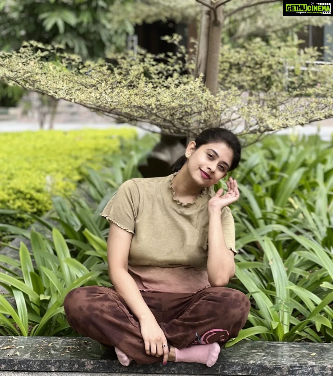 Priyaa Lal Instagram - Calm before the storm.. IND vs ZIM ๐ฎ๐ณ๐ฟ๐ผ What are your predictions? #instagram #sunday #post #matchday #india #excited #t20worldcup #weekend #goodvibes #instagood #sunday #insta #cricket #daily #candid #t20 #match #calm #relax #cricketlovers #indiancricketteam #love #sport