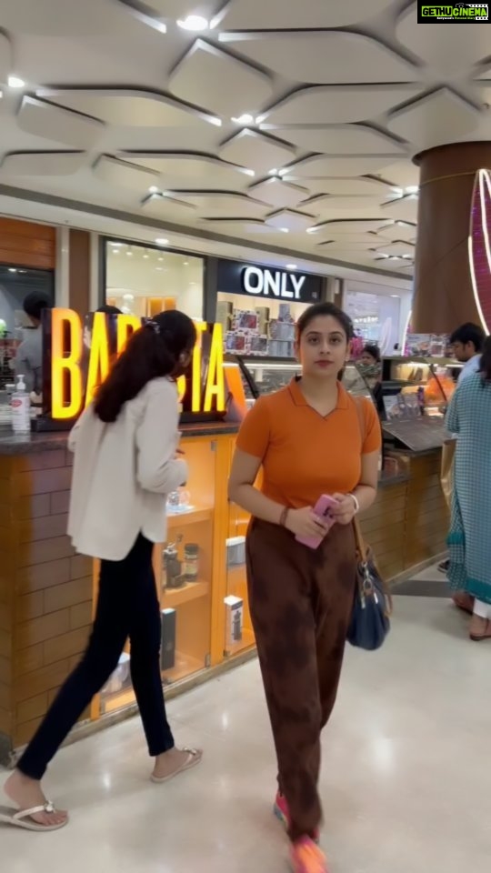 Priyaa Lal Instagram - Keep calm and go shopping 🧡 #reels #instagram #goodmorning #explore #shopping #daily #post #insta #arabic #monday #cute #mood #viral #trending #reelsinstagram #video #india #arabicsong #hits #trendingreels #viralreels #orange #instagood #travel #reelsitfeelsit #goodvibes #viralvideos #edits #tiktok