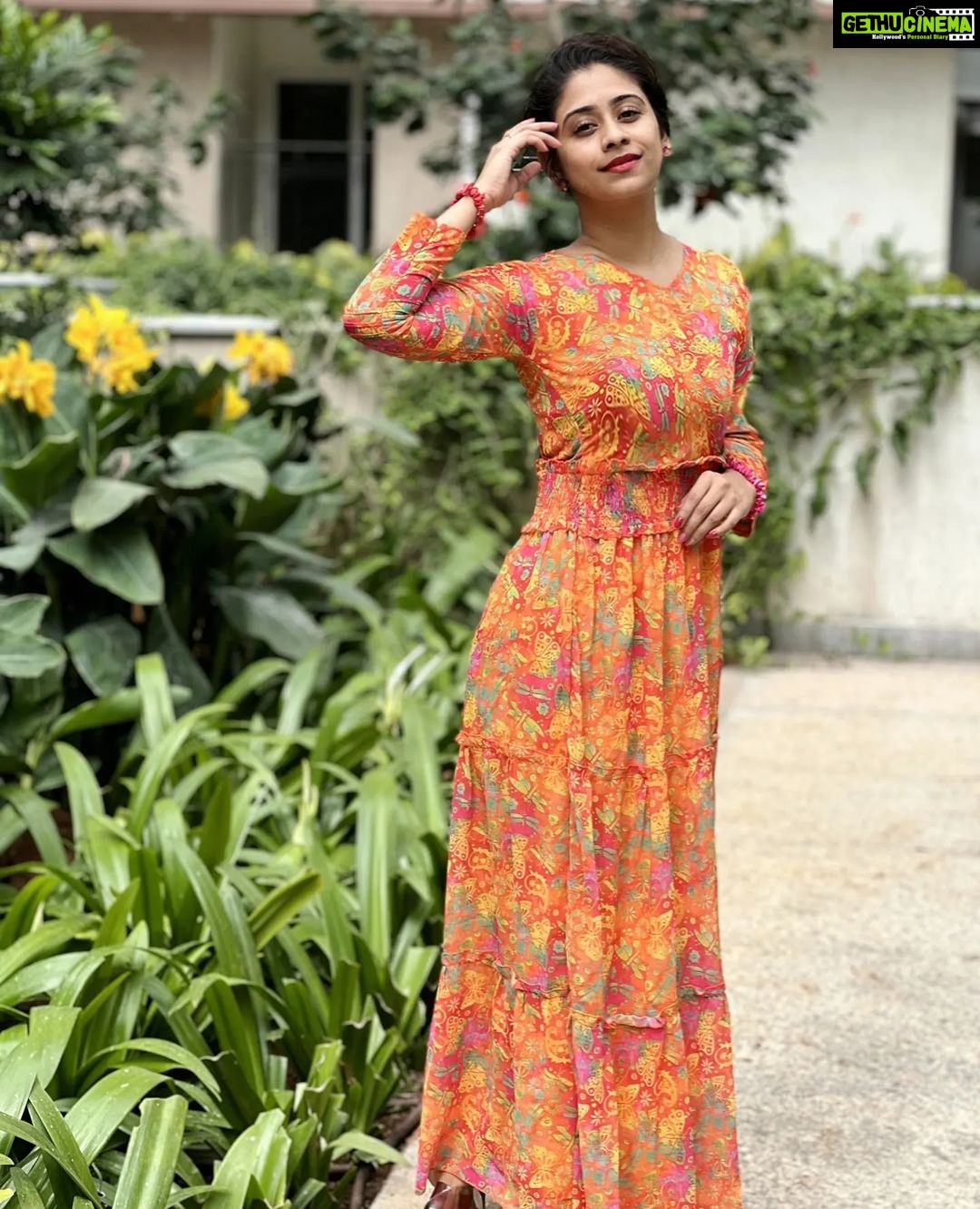 Priyaa Lal Instagram - Good Morning 🧡 #goodmorning #instagram #post #goodvibes #trending #orange #viralpost #instagood #daily #photooftheday #nature #lover #positivevibes #dress #pretty #morning #sunshine #cute #wednesday #naturephotography #beautiful