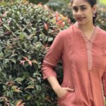Priyaa Lal Instagram - Happy Vijayadashami 🌻🏵 Wishing you all a fun-filled Dussehra. #goodmorning #instagood #dussehra #happiness #festival #fun #post #goodvibes #instagram #india #vijayadashami #morning #sunshine #sunkissed