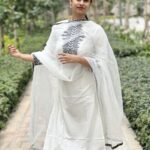 Priyaa Lal Instagram - 🖤🤍 #goodmorning #goodvibes #positivevibes #morning #instagram #daily #post