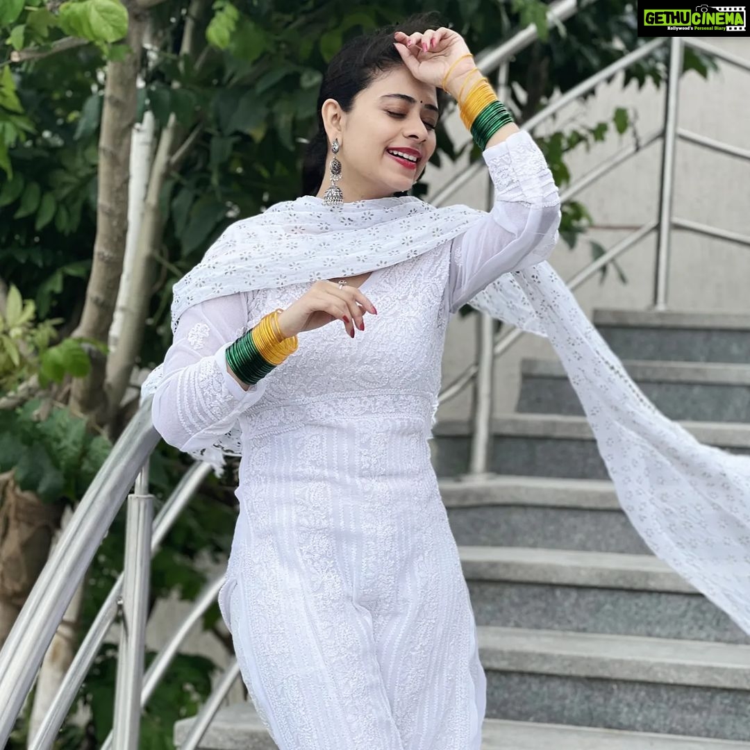Priyaa Lal Instagram - Excited for Ind vs Pak 🇮🇳🇵🇰 What are ur predictions for tonight s match? #cricket #asiacup #t20 #indvspak #game #matchday #cricketlovers #instagram #post #viral #trending #match #india #sunday #weekend #vibes #predictions #viratkohli